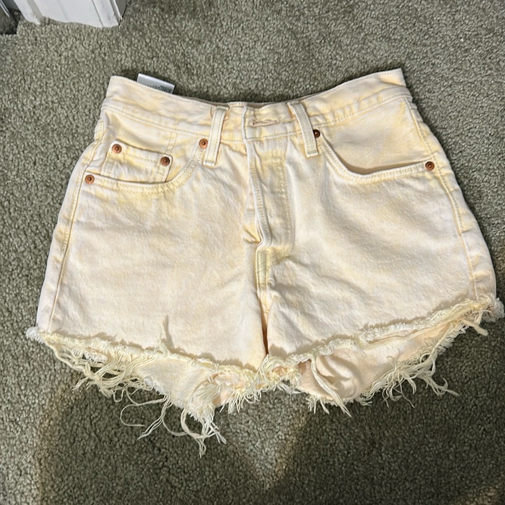 Levi's 501 yellow shorts size 25
